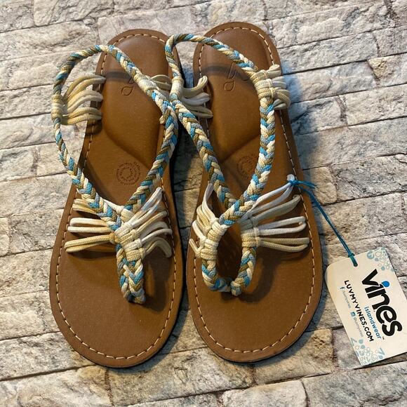 Sz 10 Luvmyvines sandals- NWT - Picture 1 of 10